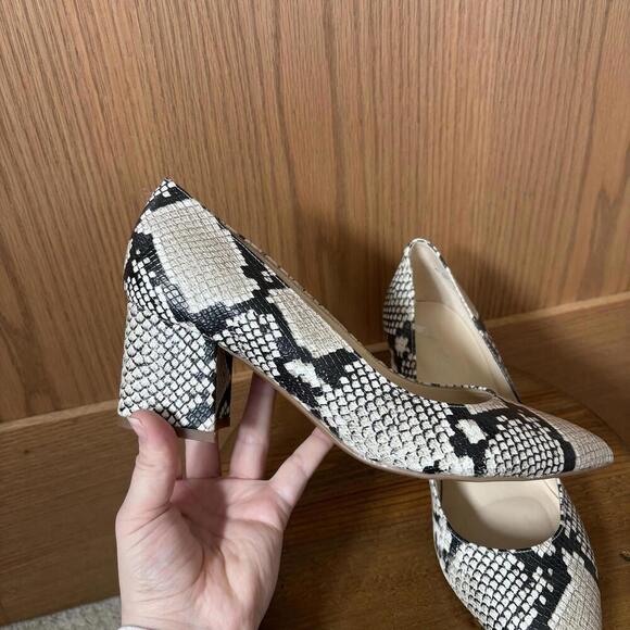 Nine West Issa Block Heel Snake Skin Patterned Pump Size: 9.5 - Picture 4 of 8